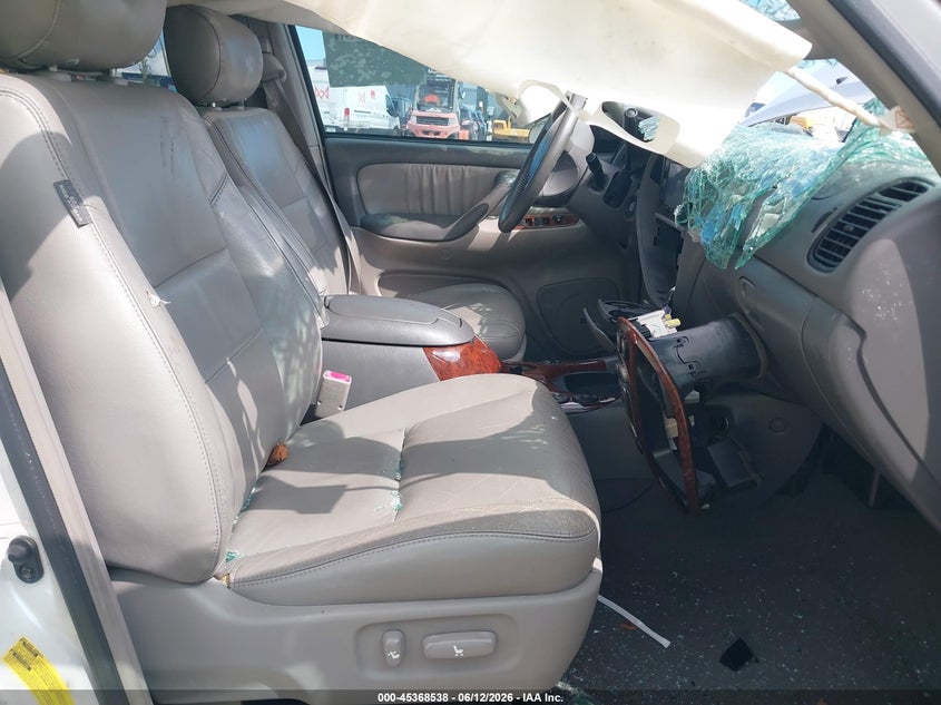 2006 Toyota Sequoia VIN 5TDZT38A66S268036 IAAI salvage auction — BIO HAZARD, Rebuildable (Florida), sold $1,375 on 2026-07-07 (photo 5)