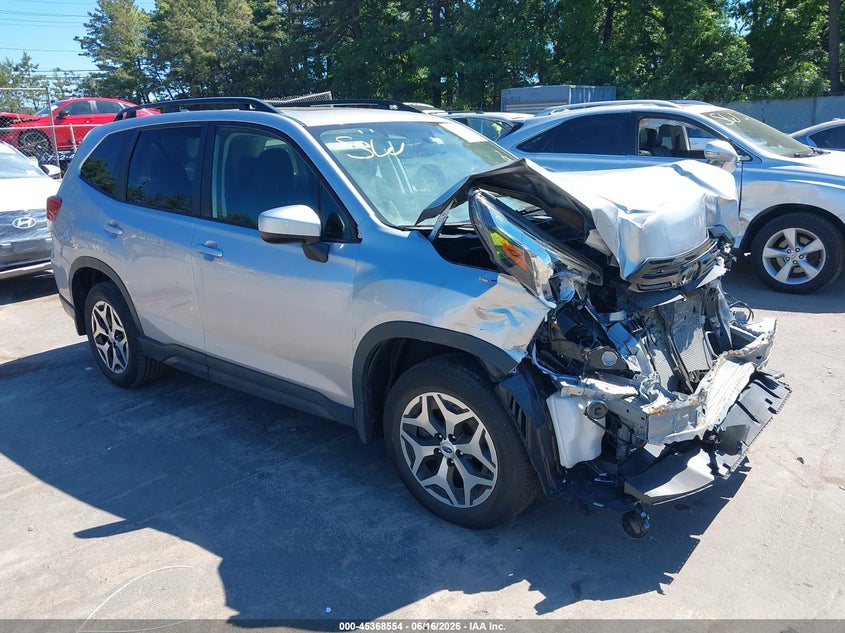 2022 Subaru Forester VIN JF2SKADC3NH425462 IAAI salvage auction — FRONT END, Mv-907A (New York), sold $925 on 2026-07-28 (photo 1)