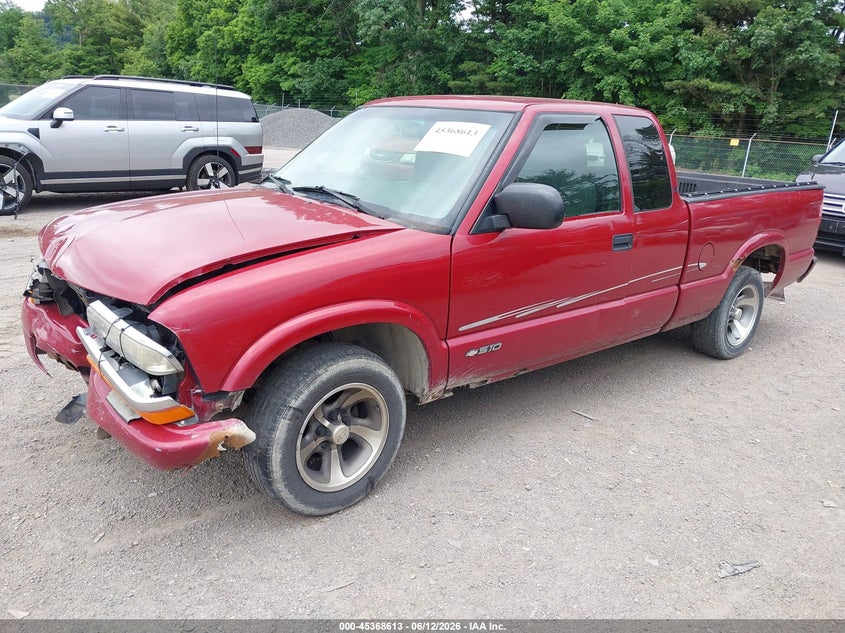 2000 Chevrolet S-10 pickup VIN 1GCCS1955Y8220193 IAAI salvage auction — FRONT END, Salvage (Ohio), sold $275 on 2026-07-06 (photo 2)