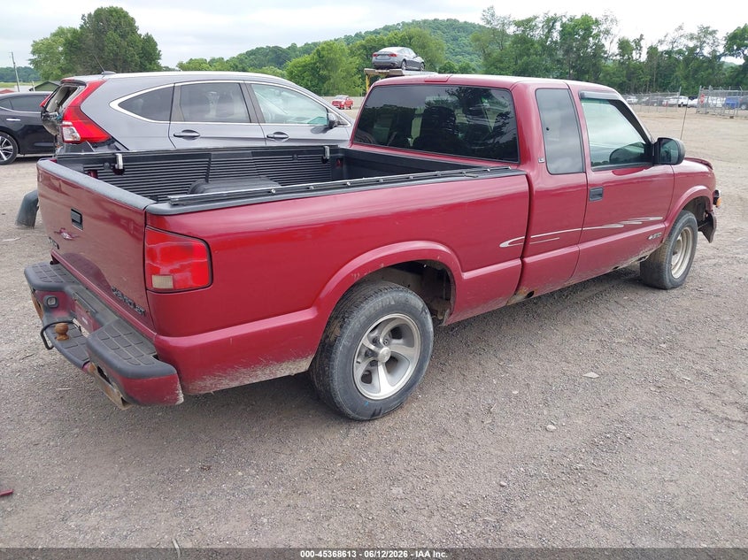 2000 Chevrolet S-10 pickup VIN 1GCCS1955Y8220193 IAAI salvage auction — FRONT END, Salvage (Ohio), sold $275 on 2026-07-06 (photo 4)