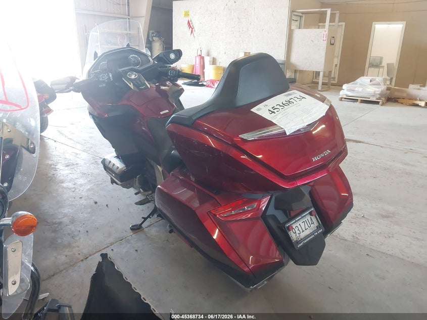 2018 Honda Gl1800c VIN JH2SC7906JK002697 IAAI salvage auction — LEFT & RIGHT, Salvage (Tennessee), sold $8,500 on 2026-07-15 (photo 3)