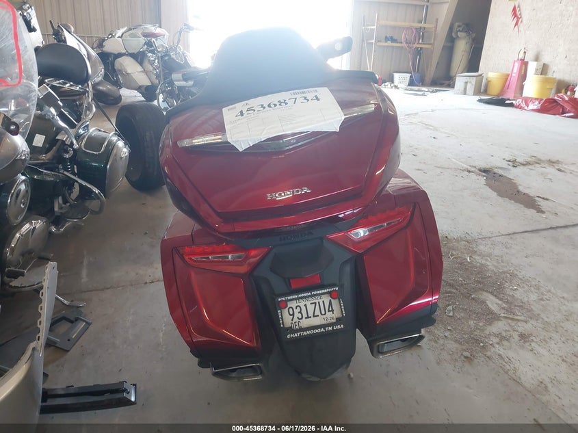 2018 Honda Gl1800c VIN JH2SC7906JK002697 IAAI salvage auction — LEFT & RIGHT, Salvage (Tennessee), sold $8,500 on 2026-07-15 (photo 6)