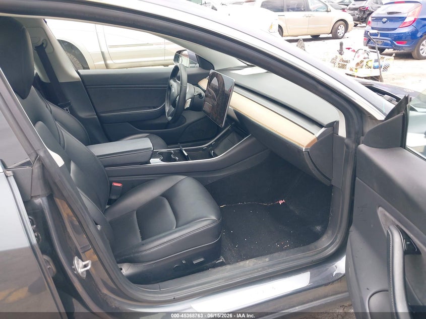 2019 Tesla Model 3 VIN 5YJ3E1EB9KF231174 IAAI salvage auction — FRONT END, Salvage Title, sold $4,150 on 2026-07-31 (photo 5)