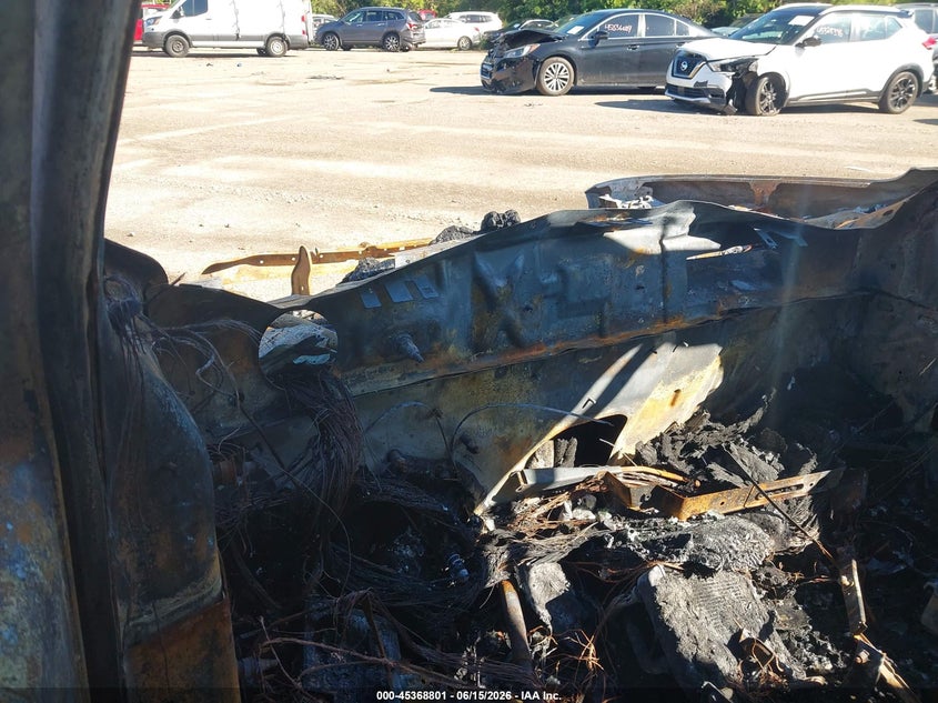 2016 Jeep Renegade VIN ZACCJBDT9GPD28113 IAAI salvage auction — TOTAL BURN, Salvage Title, sold $25 on 2026-07-28 (photo 7)