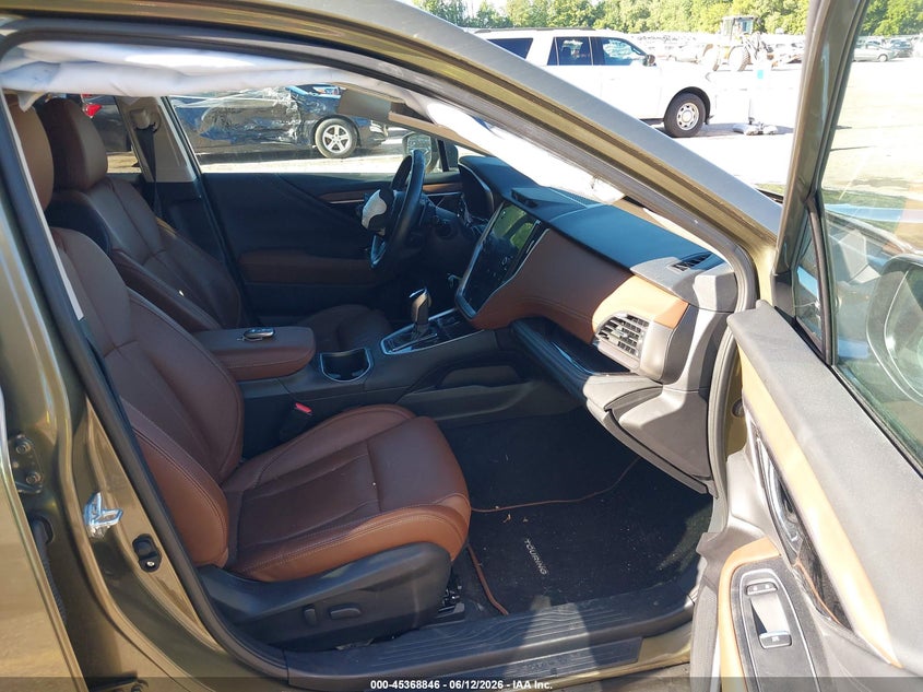 2025 Subaru Outback VIN 4S4BTGPD3S3138131 IAAI salvage auction — FRONT & REAR, Salvage Title, sold $12,300 on 2026-07-22 (photo 5)