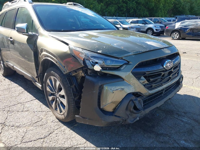 2025 Subaru Outback VIN 4S4BTGPD3S3138131 IAAI salvage auction — FRONT & REAR, Salvage Title, sold $12,300 on 2026-07-22 (photo 6)