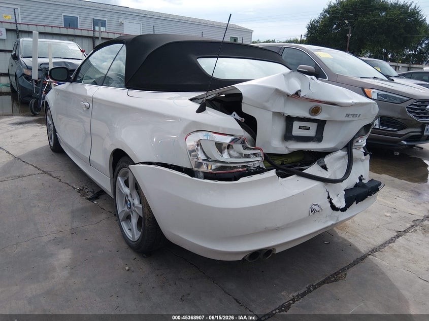 2012 BMW 1er VIN WBAUL7C52CVM83147 IAAI salvage auction — REAR END, Salvage (Texas), sold $900 on 2026-07-07 (photo 3)
