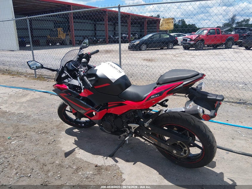 2024 Kawasaki Ninja VIN ML5EXGG12RDA30001 IAAI salvage auction — SIDE, Salvage (Ohio), sold $825 on 2026-07-28 (photo 3)