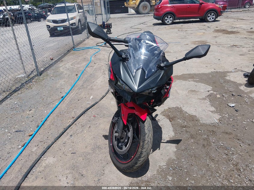 2024 Kawasaki Ninja VIN ML5EXGG12RDA30001 IAAI salvage auction — SIDE, Salvage (Ohio), sold $825 on 2026-07-28 (photo 5)