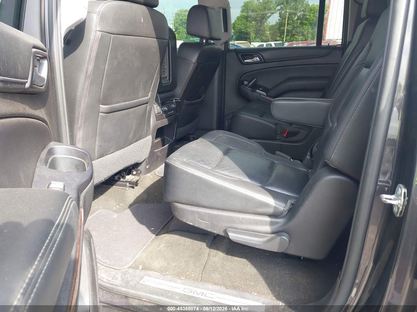 2017 Gmc Yukon xl VIN 1GKS1GKC0HR256110 IAAI salvage auction — RIGHT FRONT, Clear (Tennessee), sold $5,300 on 2026-07-07 (photo 8)