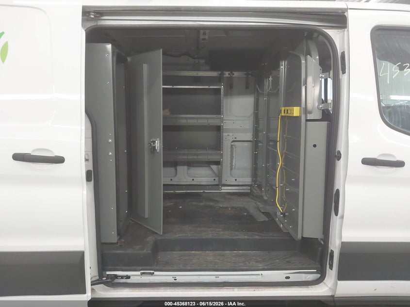 2022 Ford Transit-250 VIN 1FTBR2Y82NKA62189 IAAI salvage auction — FRONT END, Clear (Wisconsin), sold $11,300 on 2026-07-28 (photo 8)