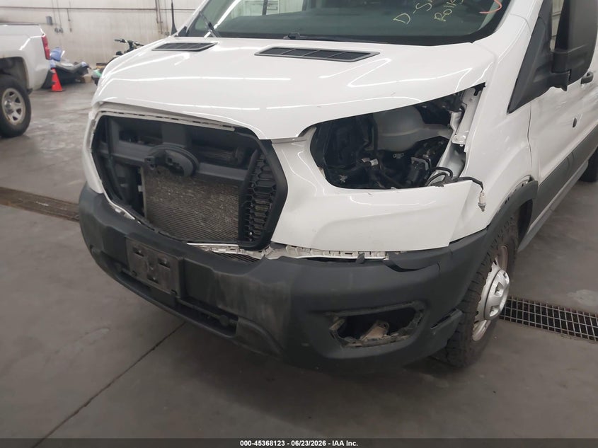 2022 Ford Transit-250 VIN 1FTBR2Y82NKA62189 IAAI salvage auction — FRONT END, Clear (Wisconsin), sold $11,300 on 2026-07-28 (photo 6)
