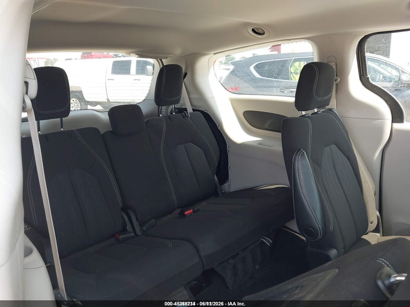 2022 Chrysler Voyager VIN 2C4RC1CG0NR131083 IAAI salvage auction — NORMAL WEAR, Sf97 (Texas), sold $14,575 on 2026-08-04 (photo 8)