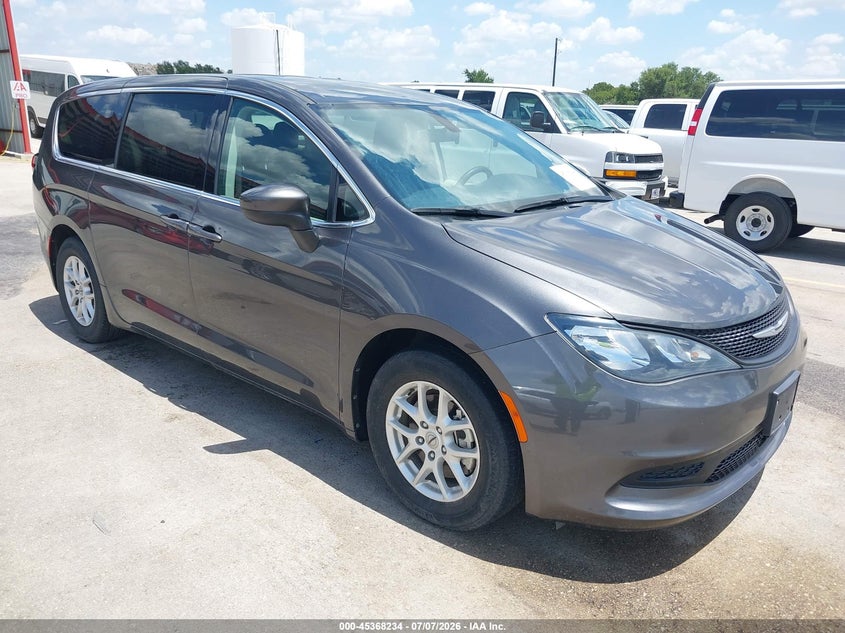 2022 Chrysler Voyager VIN 2C4RC1CG0NR131083 IAAI salvage auction — NORMAL WEAR, Sf97 (Texas), sold $14,575 on 2026-08-04 (photo 1)