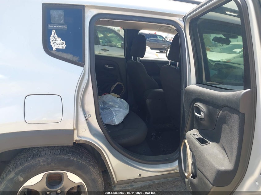 2016 Jeep Renegade VIN ZACCJAATXGPD71678 IAAI salvage auction — NORMAL WEAR, Clear (Arkansas), sold $1,175 on 2026-07-29 (photo 8)