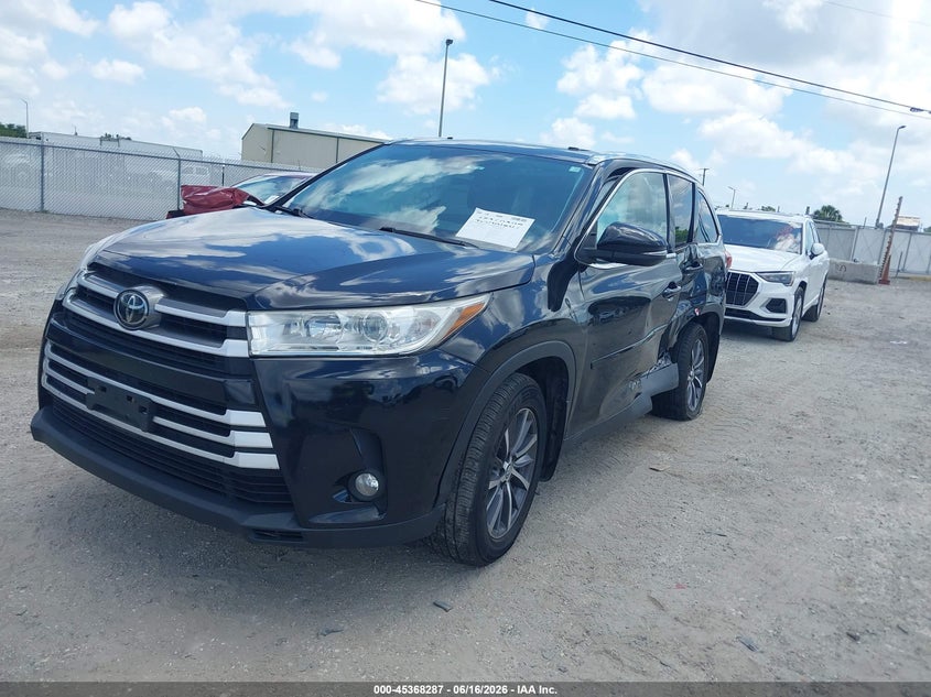 2019 Toyota Highlander VIN 5TDJZRFH0KS702735 IAAI salvage auction — SIDE, Salvage Title, sold $7,600 on 2026-08-22 (photo 2)