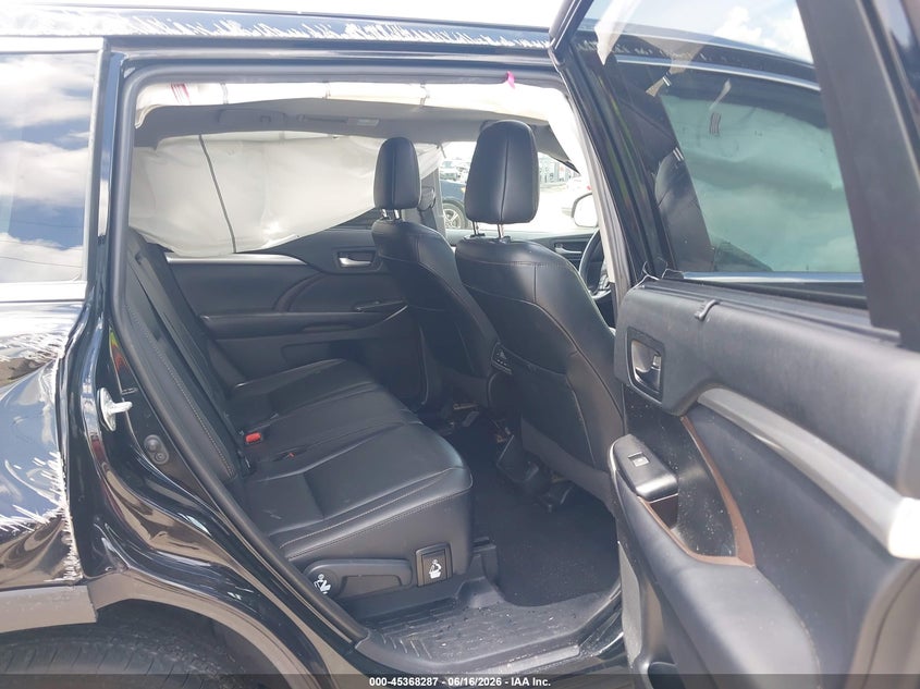 2019 Toyota Highlander VIN 5TDJZRFH0KS702735 IAAI salvage auction — SIDE, Salvage Title, sold $7,600 on 2026-08-22 (photo 8)