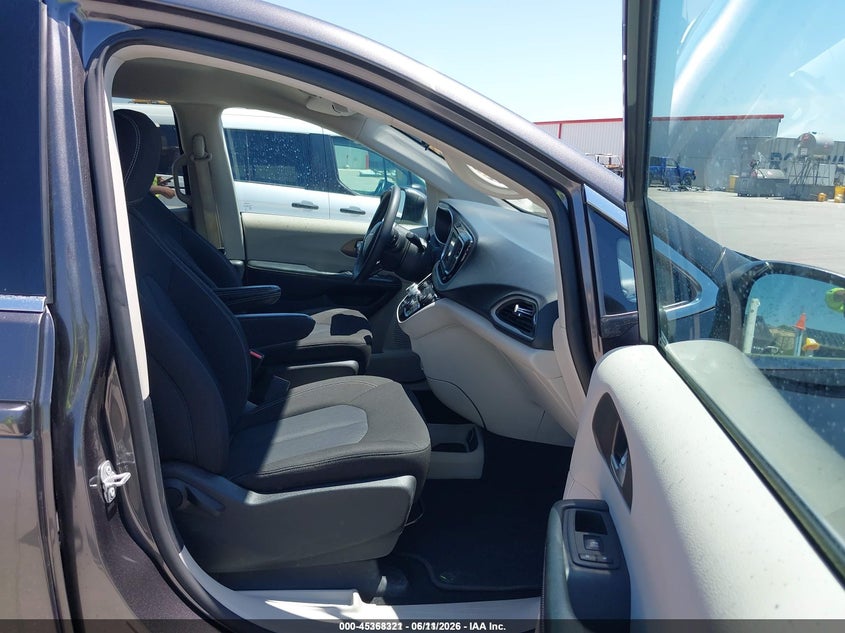 2022 Chrysler Voyager VIN 2C4RC1CG4NR127800 IAAI salvage auction — NORMAL WEAR, Sf97 (Texas), sold $14,100 on 2026-08-04 (photo 5)