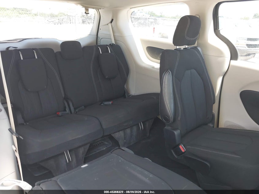 2022 Chrysler Voyager VIN 2C4RC1CG4NR127800 IAAI salvage auction — NORMAL WEAR, Sf97 (Texas), sold $14,100 on 2026-08-04 (photo 8)