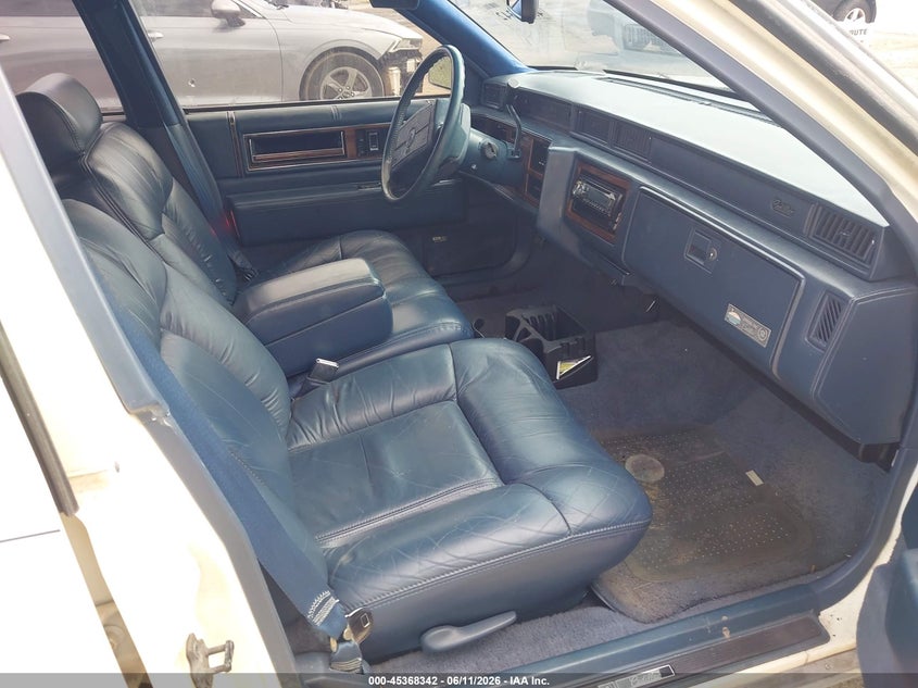 1993 Cadillac De ville VIN 1G6CD53B2P4287343 IAAI salvage auction — NORMAL WEAR, Clear (Florida), sold $325 on 2026-07-08 (photo 5)