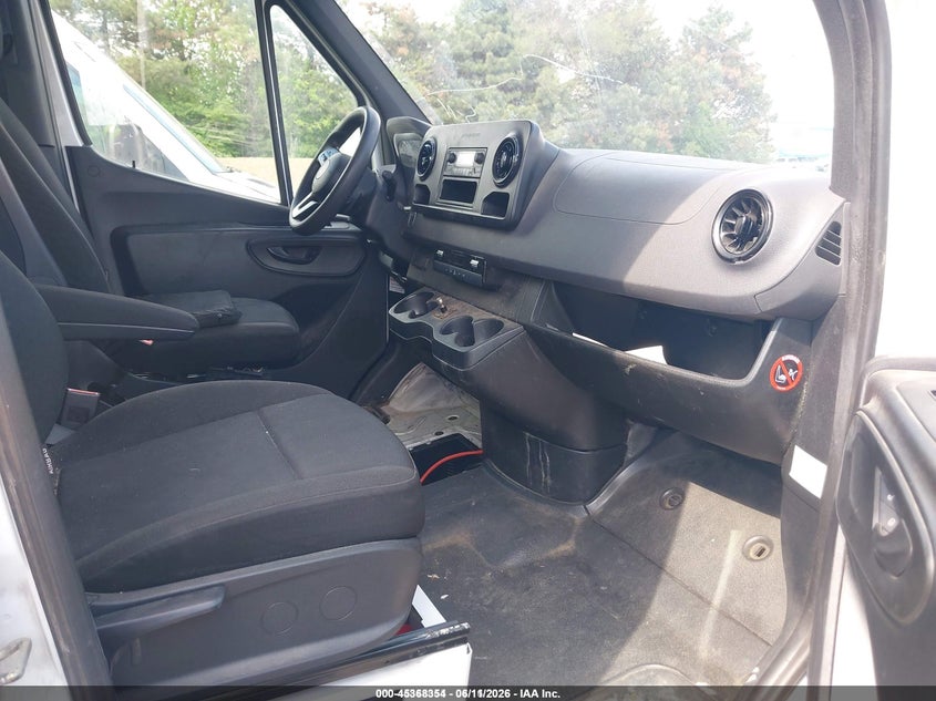 2019 Freightliner Sprinter 2500 VIN WDRPF1CD5KT007299 IAAI salvage auction — FRONT & REAR, Clear (Texas), sold $4,100 on 2026-07-08 (photo 5)
