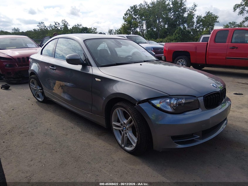 2011 BMW 1er VIN WBAUP7C5XBVP21152 IAAI salvage auction — RIGHT FRONT, Salvage (Ohio), sold $2,425 on 2026-07-24 (photo 1)