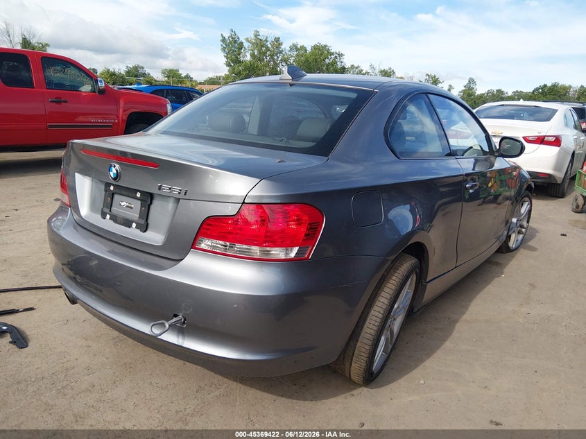 2011 BMW 1er VIN WBAUP7C5XBVP21152 IAAI salvage auction — RIGHT FRONT, Salvage (Ohio), sold $2,425 on 2026-07-24 (photo 4)