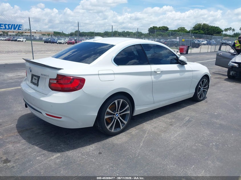 2017 BMW VIN WBA2F9C38HV664723 IAAI salvage auction — UNDERCARRIAGE, Rebuildable (Florida), sold $3,025 on 2026-07-23 (photo 4)