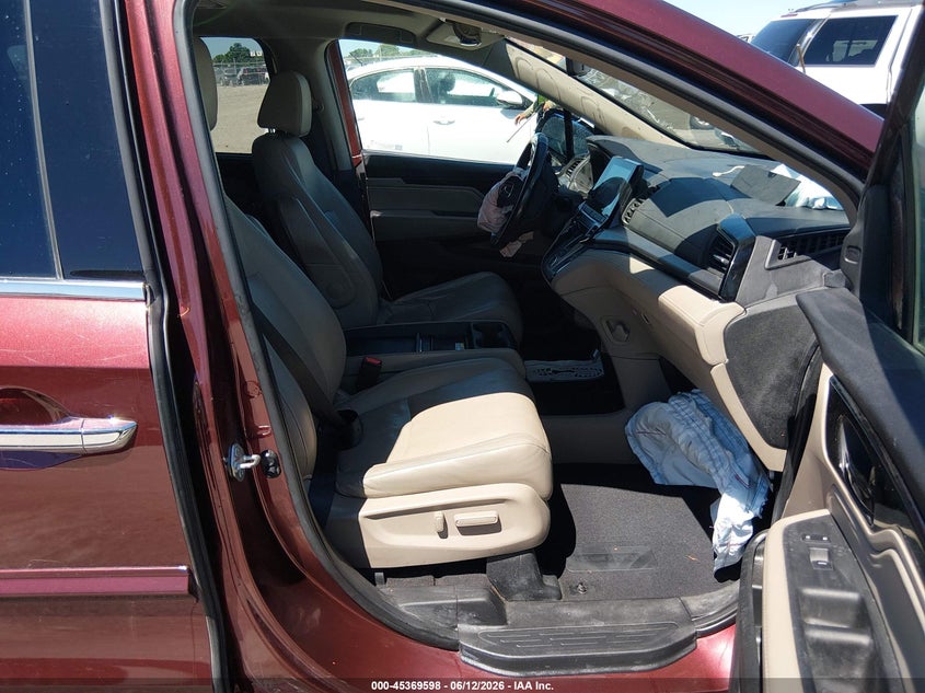 2018 Honda Odyssey VIN 5FNRL6H93JB049703 IAAI salvage auction — FRONT END, Salvage Title, sold $3,300 on 2026-08-04 (photo 5)