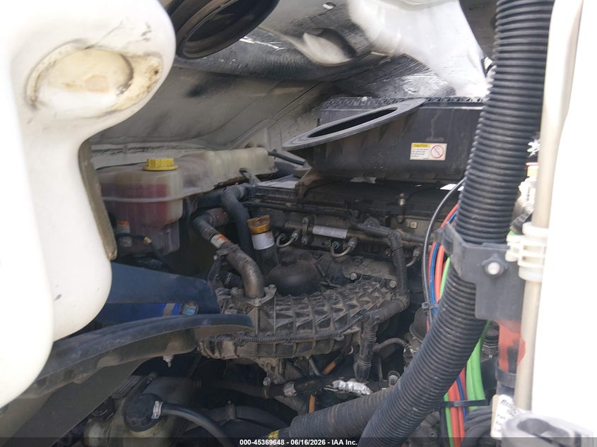 2022 Freightliner New cascadia 126 VIN 3AKJHHDR4NSNF2068 IAAI salvage auction — SIDE, Salvage (Illinois), sold $15,000 on 2026-07-22 (photo 9)
