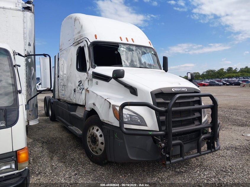 2022 Freightliner New cascadia 126 VIN 3AKJHHDR4NSNF2068 IAAI salvage auction — SIDE, Salvage (Illinois), sold $15,000 on 2026-07-22 (photo 1)