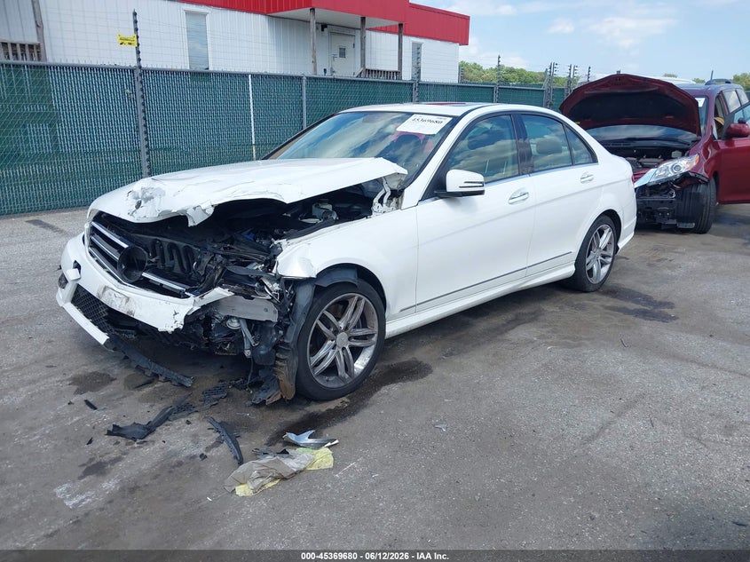 2014 Mercedes-benz C-klasse VIN WDDGF8AB6EG250780 IAAI salvage auction — FRONT END, Salvage - Greater Than 75% (Maryland), sold $700 on 2026-07-11 (photo 2)