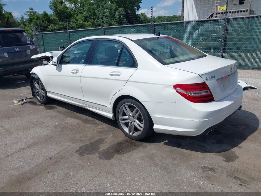 2014 Mercedes-benz C-klasse VIN WDDGF8AB6EG250780 IAAI salvage auction — FRONT END, Salvage - Greater Than 75% (Maryland), sold $700 on 2026-07-11 (photo 3)