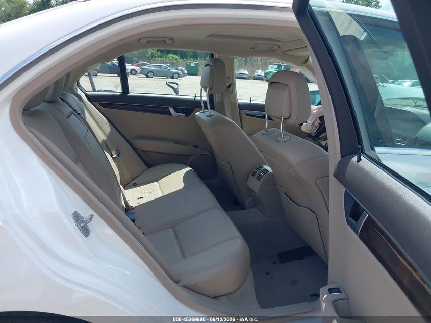 2014 Mercedes-benz C-klasse VIN WDDGF8AB6EG250780 IAAI salvage auction — FRONT END, Salvage - Greater Than 75% (Maryland), sold $700 on 2026-07-11 (photo 8)