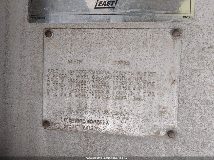 2019 East manufacturing End dump VIN 1E1D2T388KR065775 IAAI salvage auction — SIDE, Salvage (Maine), sold $10,750 on 2026-09-16 (photo 9)