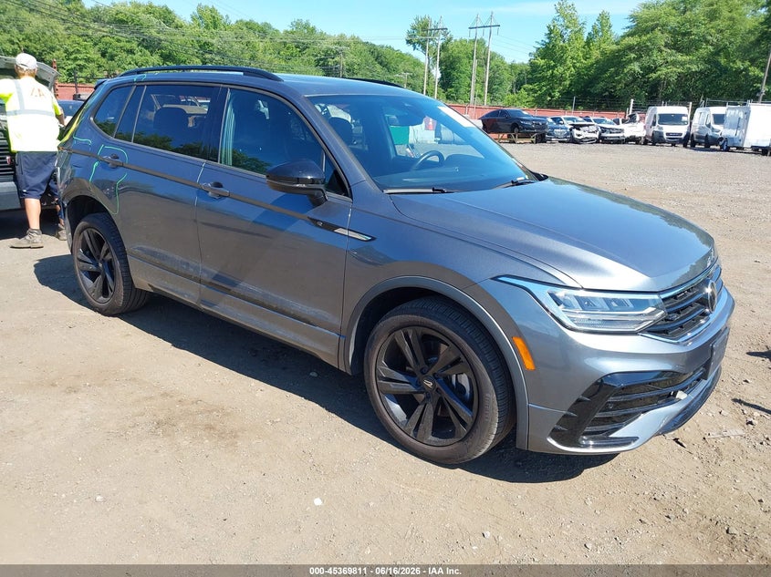 2023 Volkswagen Tiguan VIN 3VV8B7AX7PM127063 IAAI salvage auction — REAR END, Salvage Title, sold $8,300 on 2026-08-14 (photo 1)
