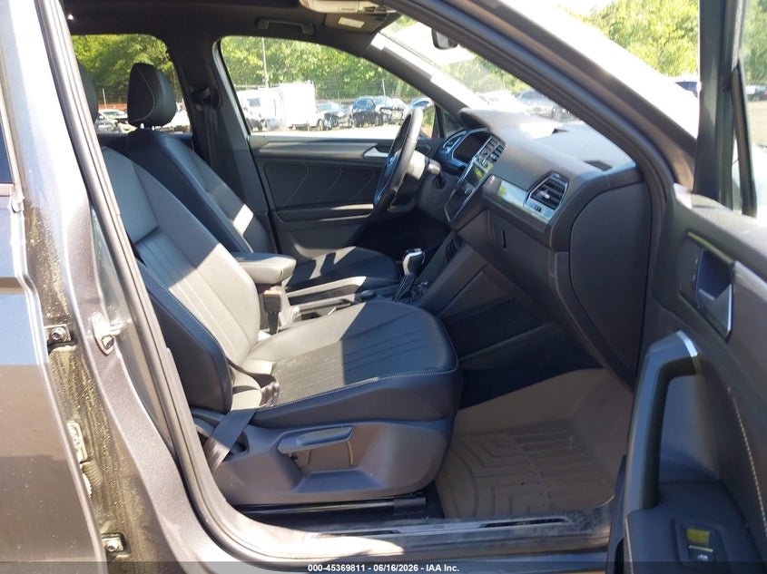 2023 Volkswagen Tiguan VIN 3VV8B7AX7PM127063 IAAI salvage auction — REAR END, Salvage Title, sold $8,300 on 2026-08-14 (photo 5)