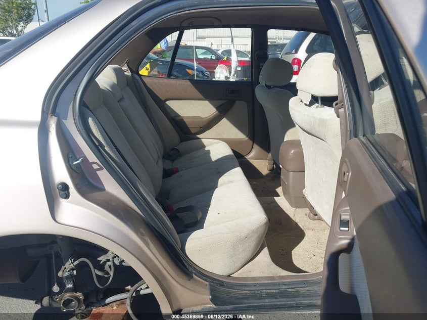 1994 Toyota Camry VIN JT2SK12E0R0194617 IAAI salvage auction — LEFT REAR, Salvage (California), sold $275 on 2026-07-13 (photo 8)