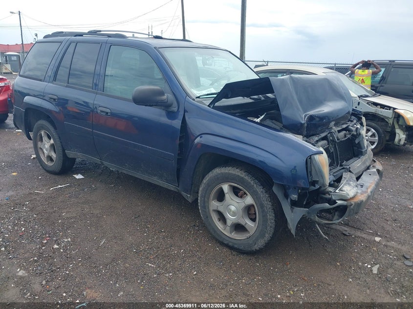 2008 Chevrolet Trailblazer VIN 1GNDS13S582194868 IAAI salvage auction — FRONT END, Salvage (Tennessee), sold $375 on 2026-07-09 (photo 1)