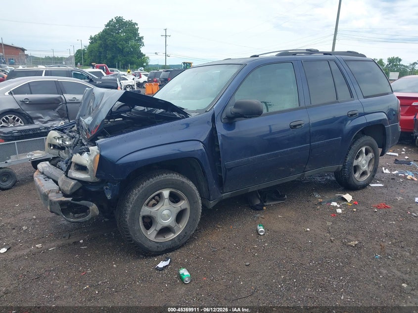 2008 Chevrolet Trailblazer VIN 1GNDS13S582194868 IAAI salvage auction — FRONT END, Salvage (Tennessee), sold $375 on 2026-07-09 (photo 2)