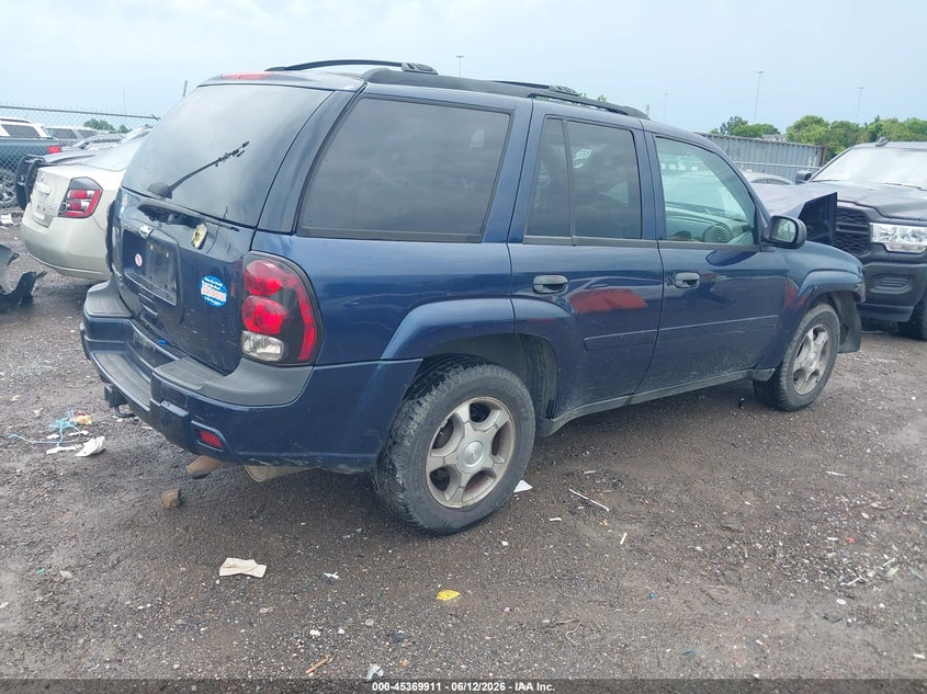 2008 Chevrolet Trailblazer VIN 1GNDS13S582194868 IAAI salvage auction — FRONT END, Salvage (Tennessee), sold $375 on 2026-07-09 (photo 4)