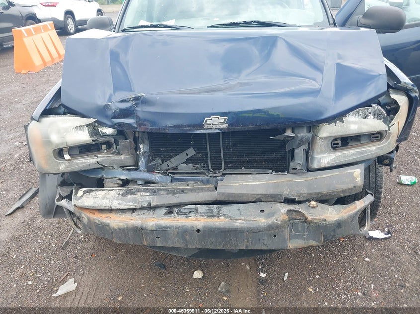 2008 Chevrolet Trailblazer VIN 1GNDS13S582194868 IAAI salvage auction — FRONT END, Salvage (Tennessee), sold $375 on 2026-07-09 (photo 6)