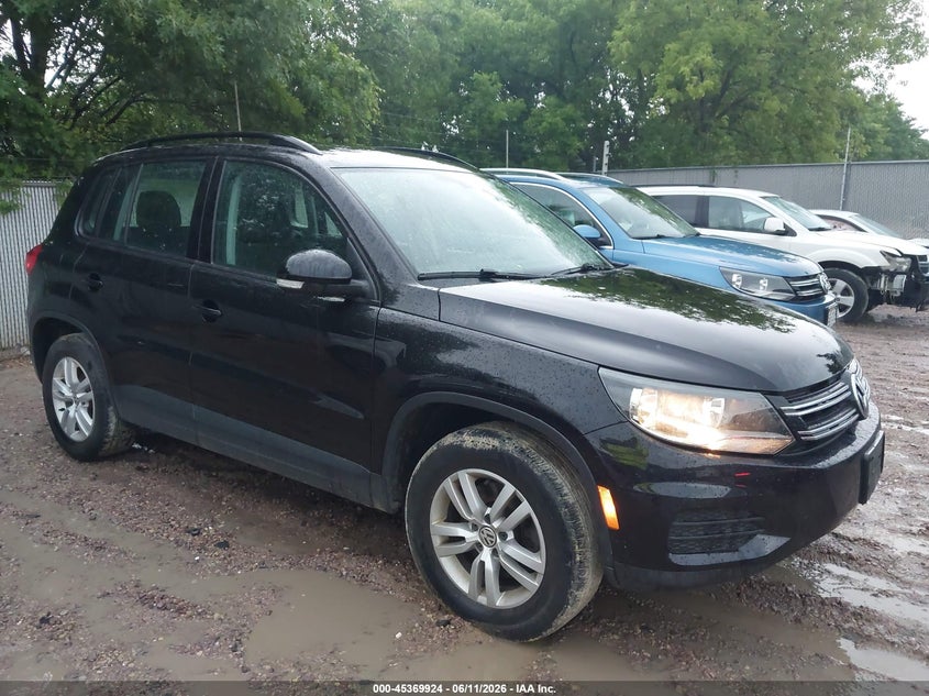 2016 Volkswagen Tiguan VIN WVGBV7AXXGK000497 IAAI salvage auction — HAIL, Salvage Title, sold $25 on 2026-07-29 (photo 1)