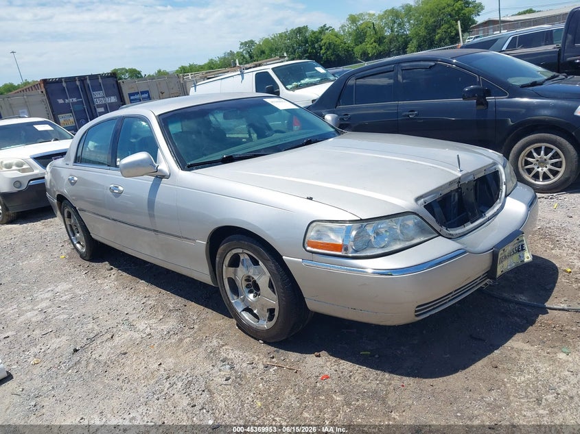 2007 Lincoln TOWN CAR VIN 1LNHM81V97Y629103 IAAI salvage auction — NORMAL WEAR, Clear (Tennessee), sold $525 on 2026-07-09 (photo 1)
