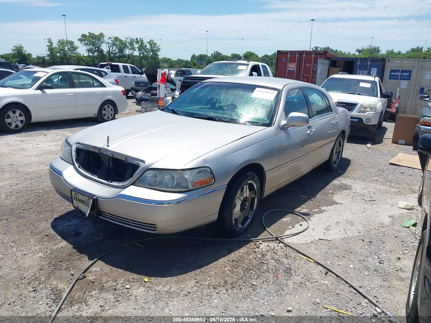 2007 Lincoln TOWN CAR VIN 1LNHM81V97Y629103 IAAI salvage auction — NORMAL WEAR, Clear (Tennessee), sold $525 on 2026-07-09 (photo 2)