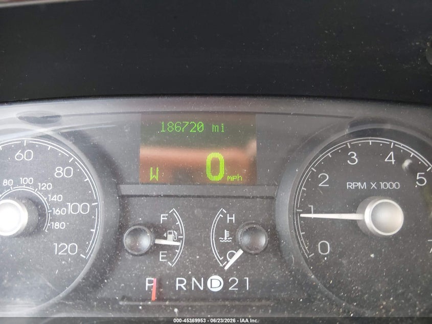 2007 Lincoln TOWN CAR VIN 1LNHM81V97Y629103 IAAI salvage auction — NORMAL WEAR, Clear (Tennessee), sold $525 on 2026-07-09 (photo 7)