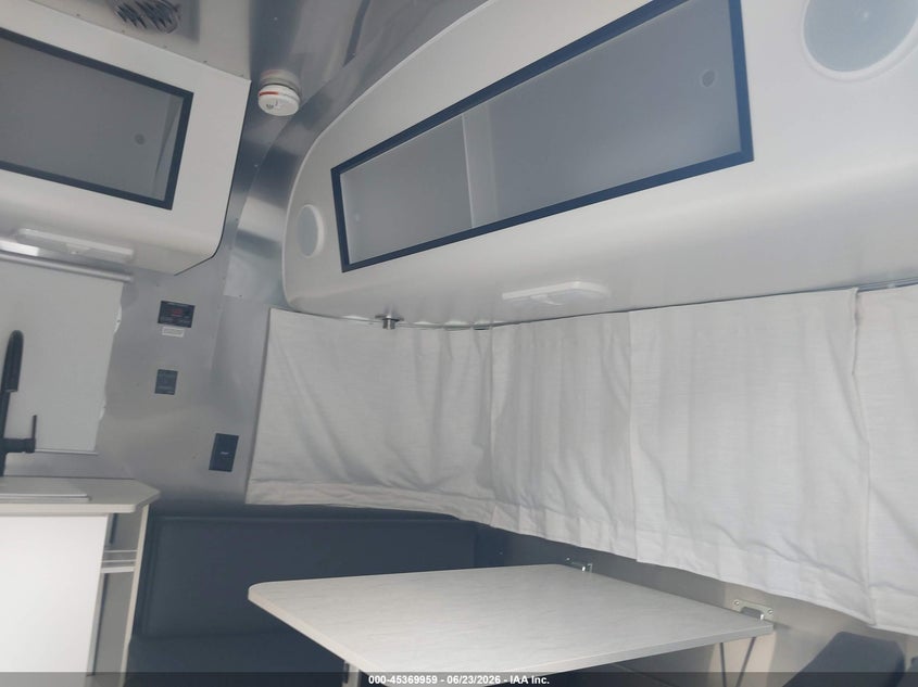 2020 Airstream Other VIN 1STCMAA15LJ550549 IAAI salvage auction — HAIL, Clear (Oklahoma), sold $27,750 on 2026-09-10 (photo 7)