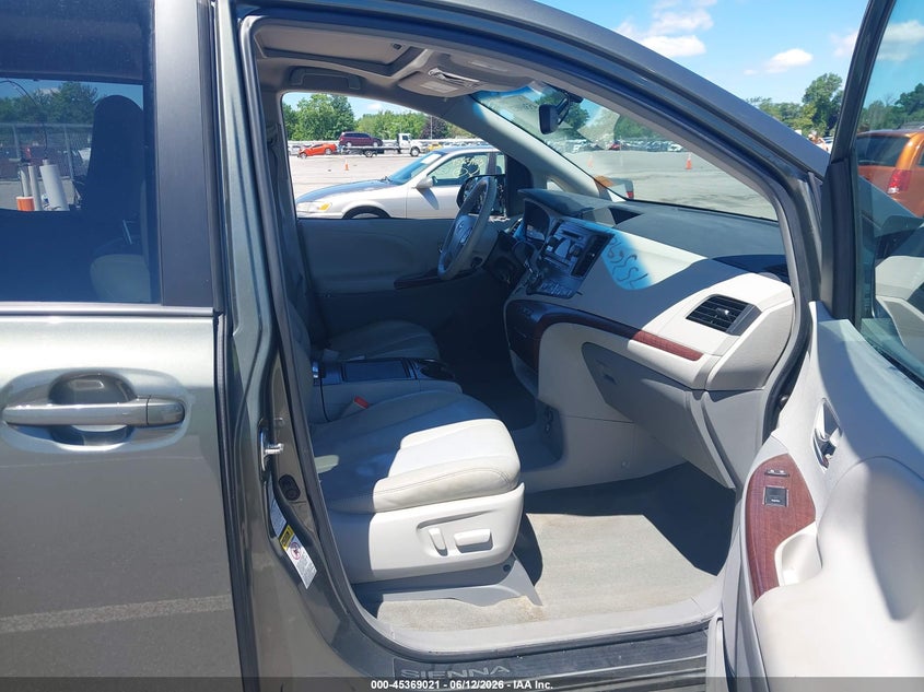 2013 Toyota Sienna VIN 5TDDK3DC1DS056968 IAAI salvage auction — LEFT SIDE, Clear (Indiana), sold $3,450 on 2026-07-24 (photo 5)