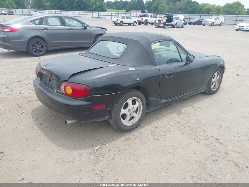 2000 Mazda Mx-5 VIN JM1NB3532Y0152846 IAAI salvage auction — REAR END, Salvage (Arkansas), sold $600 on 2026-07-29 (photo 4)