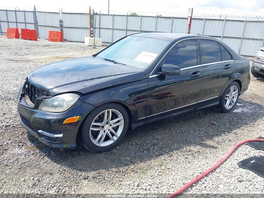 2013 Mercedes-benz C-klasse VIN WDDGF8AB4DR285532 IAAI salvage auction — FRONT END, Salvage Title, sold $2,175 on 2026-08-19 (photo 2)